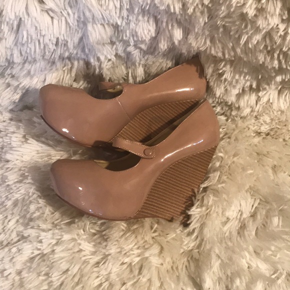 Shoedazzle wedges - Picture 2 of 7